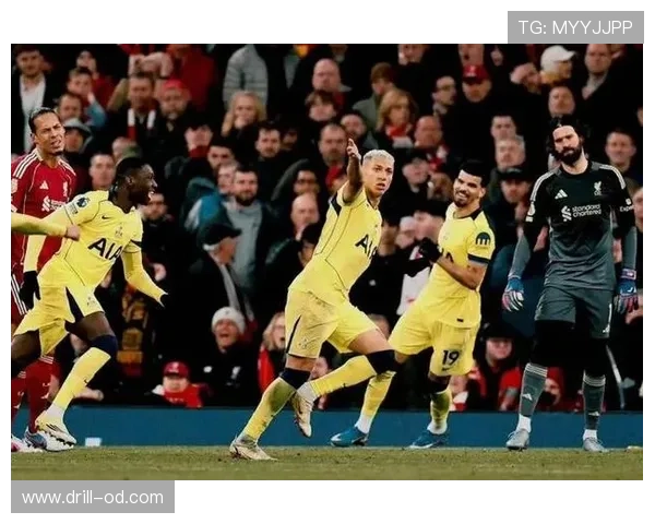 热刺防线压上幅度加大，防守漏洞频现是否影响争四形势